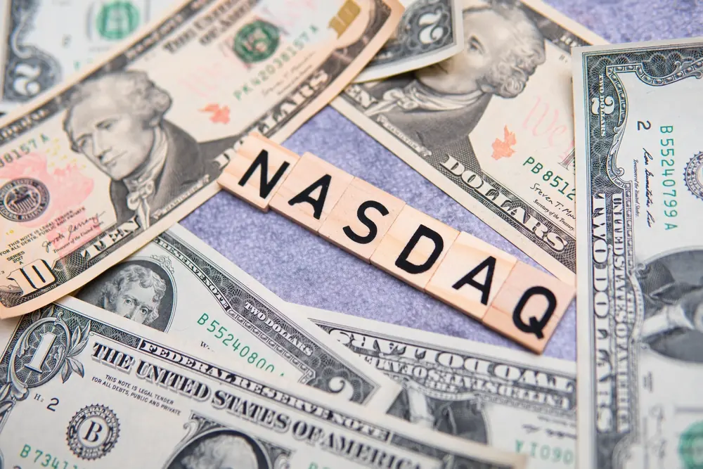 Nasdaq 100 – index s technologickým zaměřením a důrazem na digitální ekonomiku.